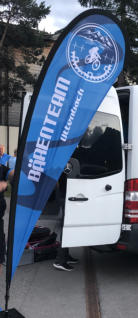 Unser Banner ... stand vor jeder Unterkunft