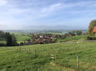 Riegsee mit Aidlingen - im Dunst die Zugspitze